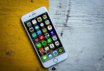 العثور على "رمز غريب" يعطل "الآيفون"