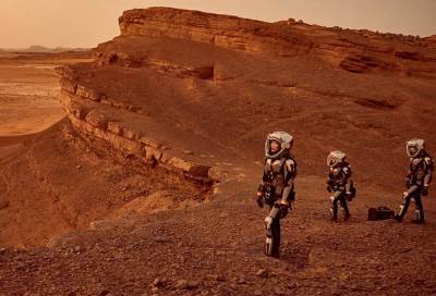 بالفيديو .. طلاب الإمارات يزورون المريخ