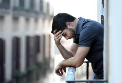الشباب أكثر عرضة للإصابة بالاكتئاب من الفتيات