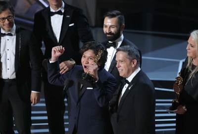 "امرأة رائعة" يفوز بأوسكار أفضل فيلم أجنبي