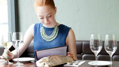 سر يخفيه أصحاب المطاعم : لن تقوم بطلب هذه الوجبة مرة أخرى