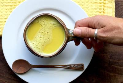 هل تعرفين ما هو "الحليب الذهبي"؟