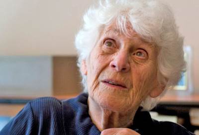 الشيخوخة يمكن أن تسبب صعوبات فى البلع بين كبار السن