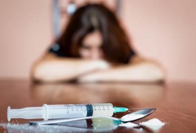 تعرفي أضرار إدمان المخدرات