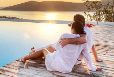 كيف تلبي رغبتك دون علاقة حميمية أثناء الدورة الشهرية؟