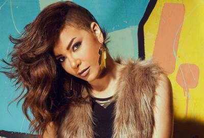 ألفت عمر تعلن انفصالها عن زوجها