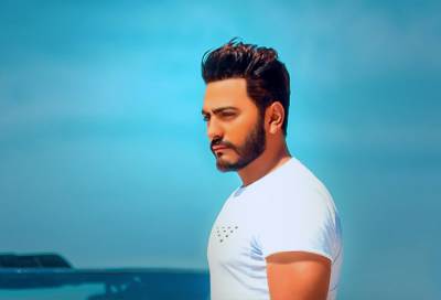 بعد الإعتداء على الصحافيين والمصورين في حفله الأخير .. تامر حسني يردّ ويرفض الإتهامات