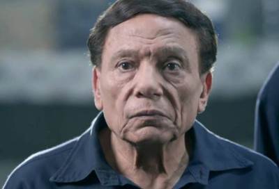 تعليق عادل إمام على عزف السلام الجمهوري في المستشفيات