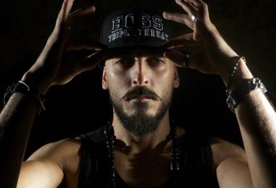 حسام الحسيني  في لقاء حصري لـ مجلة الجمال:  الراب ليس من ثقافة المصريين .. وكيكي سرها باتع