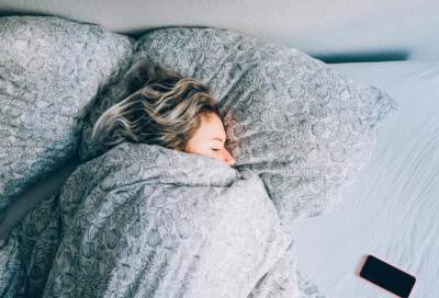  لتخفيف آلام الدورة الشهرية يجب أن تنامي بهذه الوضعية