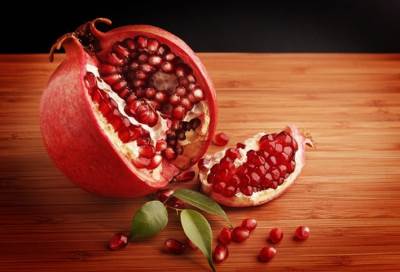 الرمان والشاى الأخضر يحتويان على مضادات الأكسدة لحماية الخلايا من الشيخوخة