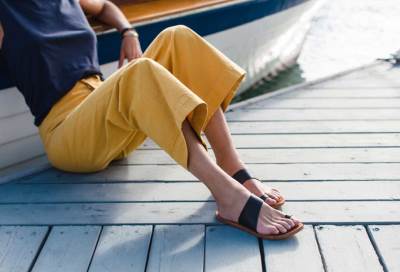 كولكشن جديد من الشبشب الأرضي لتتجولي به على الشاطيء