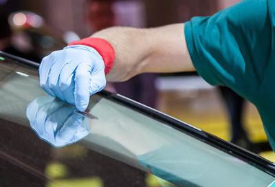 جربي هذه الطريقة السهلة لإزالة خدوش الزجاج