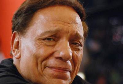 عادل إمام يبكي بسبب السيدة فيروز