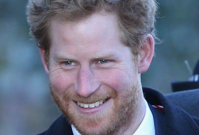 الأمير هاري يخرق القواعد الملكية من جديد