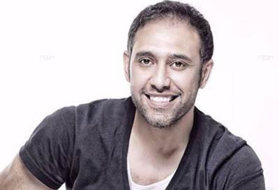 عمرو مصطفى يحذف تغريدته عن شيرين عبد الوهاب ويبدلها