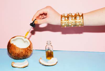 إليكِ 7 فوائد مذهلة لزيت جوز الهند لجمالك