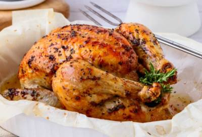 إليك أسهل وأفضل طريقة للتخلص من رائحة الدجاج نهائياً