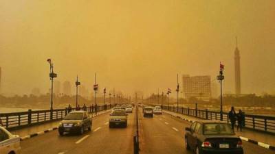 بالفيديو .. سوء الاحوال الجوية تنكد على العشاق فى عيد الحب