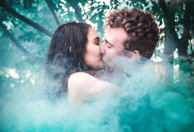 الجنس أم المال .. من يطيل عمر العلاقة الزوجية؟