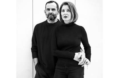 ايديال ستاندرد تعلن عن تعاونها مع المصممان اروبرتو بالومبا ولودوفيكا سيرافينى ﻟﺘﺼﻤﻴﻢ اﻟﺠﻴﻞ اﻟﺠﺪﻳﺪ ﻣﻦ اﻟﺤﻤﺎﻣﺎت