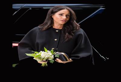 شاهد .. ميجان ماركل تقطع إجازة الأمومة .. وتضع إكليل الزهور على ضحايا مسجدي نيوزيلندا 