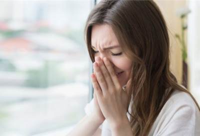 تعرفي على مدى تأثير الحزن على صحتك؟