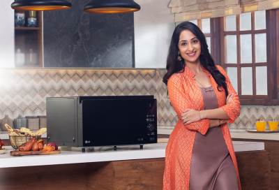 10 استخدامات مدهشة لـ "الميكروويف" .. تعرفي عليها