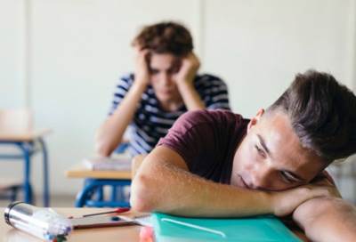 النوم أقل من 8 ساعات يعرضك للرسوب بنسبة 40% 