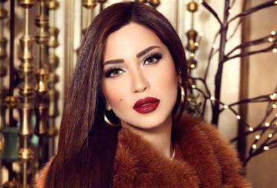 شاهد .. نسرين طافش تتألق بإطلالة صيفية جذابة