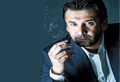 شاهد .. كريم عبد العزيز بوجه مقلوب في أفيش فيلم "الفيل الأزرق 2"