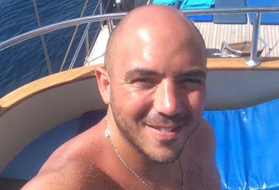 بالفيديو .. العسيلي يهين أحد معجبيه بشدة!