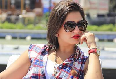 شاهد .. منة فضالي بالأبيض فى بيروت ورساله عن الامل