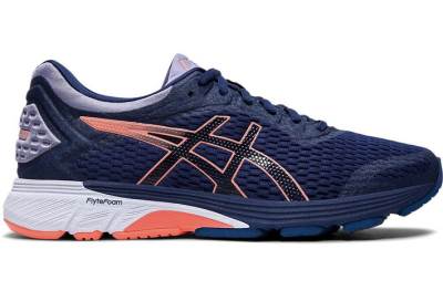 أفضل الأحذية أناقة وعلاجًا لمن تعاني من تورم القدمين