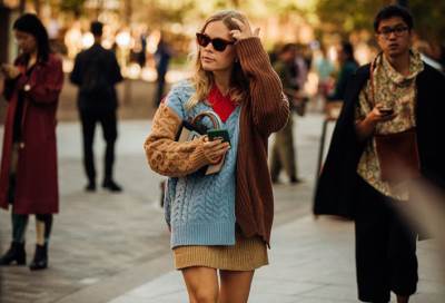 بالصور .. أبرز التصميمات لسترات وكنزات شتاء 2020