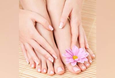 كيف تحافظين على صحة وجمال قدميكِ في الشتاء .. إليكِ التفاصيل