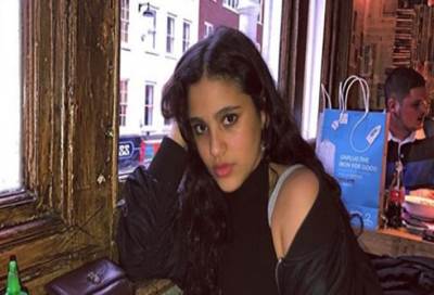 أبنة عمرو دياب تتألق بفستان مكشوف