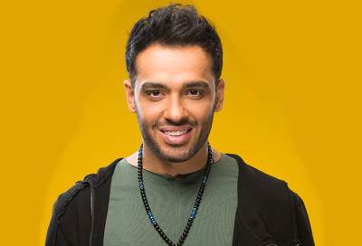 هؤلاء النجوم شاركوا رامي جمال كليب "سقف" .. وهذه كلماتها