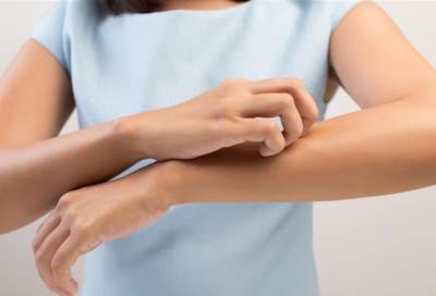 تعرفي على أسباب حكة الجلد بعد الاستحمام