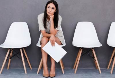 كثرة الجلوس يسبب مرض نفسي خطير .. تعرفي عليه