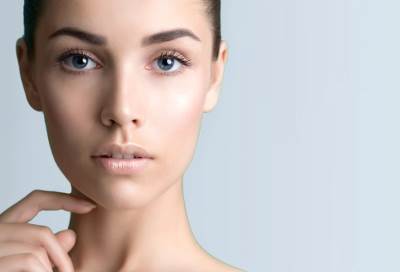 عادات يومية قد تدمر صحة بشرتك .. تعرفي عليها