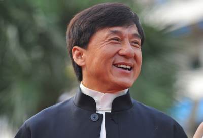 جاكي شان يرد على خبر إصابته بـ "كورونا"