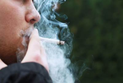 إحذر .. التدخين يزيد من المخاطر بالنسبة للمصابين بـ"كورونا"