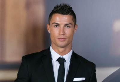 كيف قرر اللاعب العالمي كريستيانو رونالدو محاربة كورونا؟ 