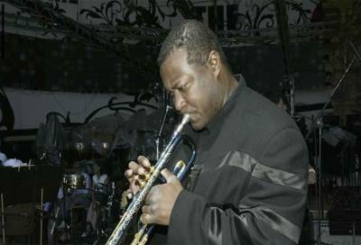 كورونا تقتل أسطورة موسيقى الجاز "والاس روني" 