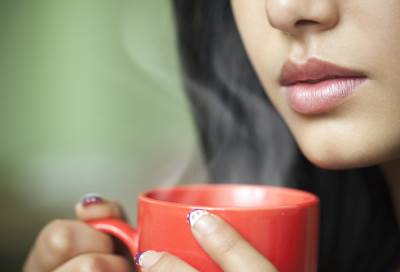 هل يساعد شرب الماء الدافئ فى علاج فيروس كورونا؟