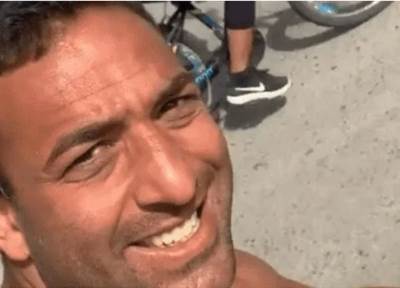 فيديو .. الناقد الرياضي "أحمد حسام ميدو" و زوجته بالدراجة..!