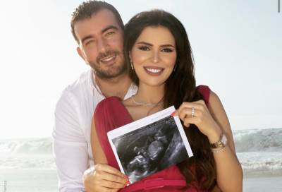 بالفيديو .. فنانة شهيرة تكشف سر تأخر إنجابها