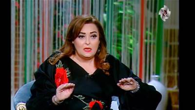 بهذه الكلمات رثت الفنانة نهال عنبر شقيقتها 