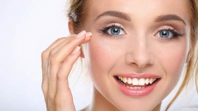 فوائد فيتامين سي للبشرة